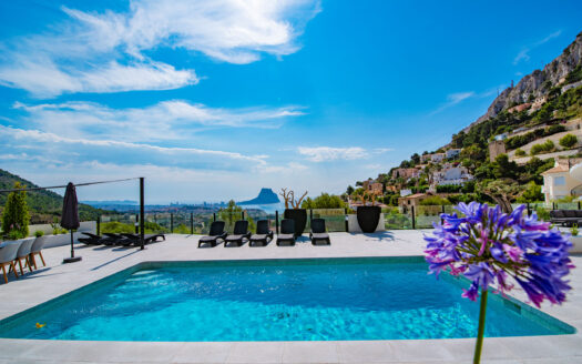 Refurbished Villa with amazing views in Calpe