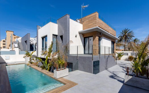 Key ready Modern Villa Just Steps from the Beach in La Mata, Torrevieja